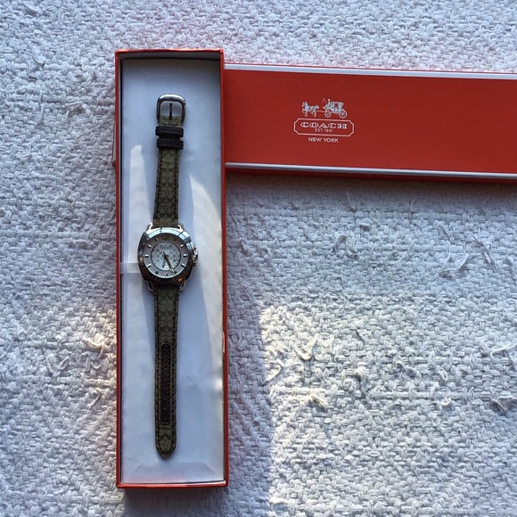 Coach Ladies Watch - Picture 1 of 6